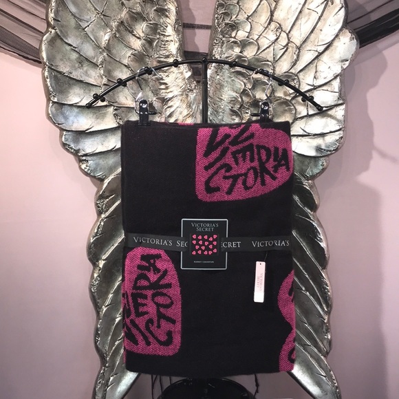 Victoria's Secret Other - 🎁 Victoria Secret blanket NWT 💝